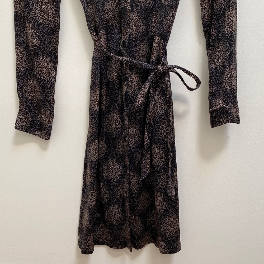 💯 Silk Club Monaco Belted Long Sleeve Midi Dress - Picture 5 of 9